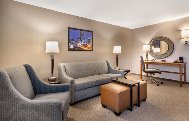 Drury Inn & Suites Atlanta Airport - King Suite