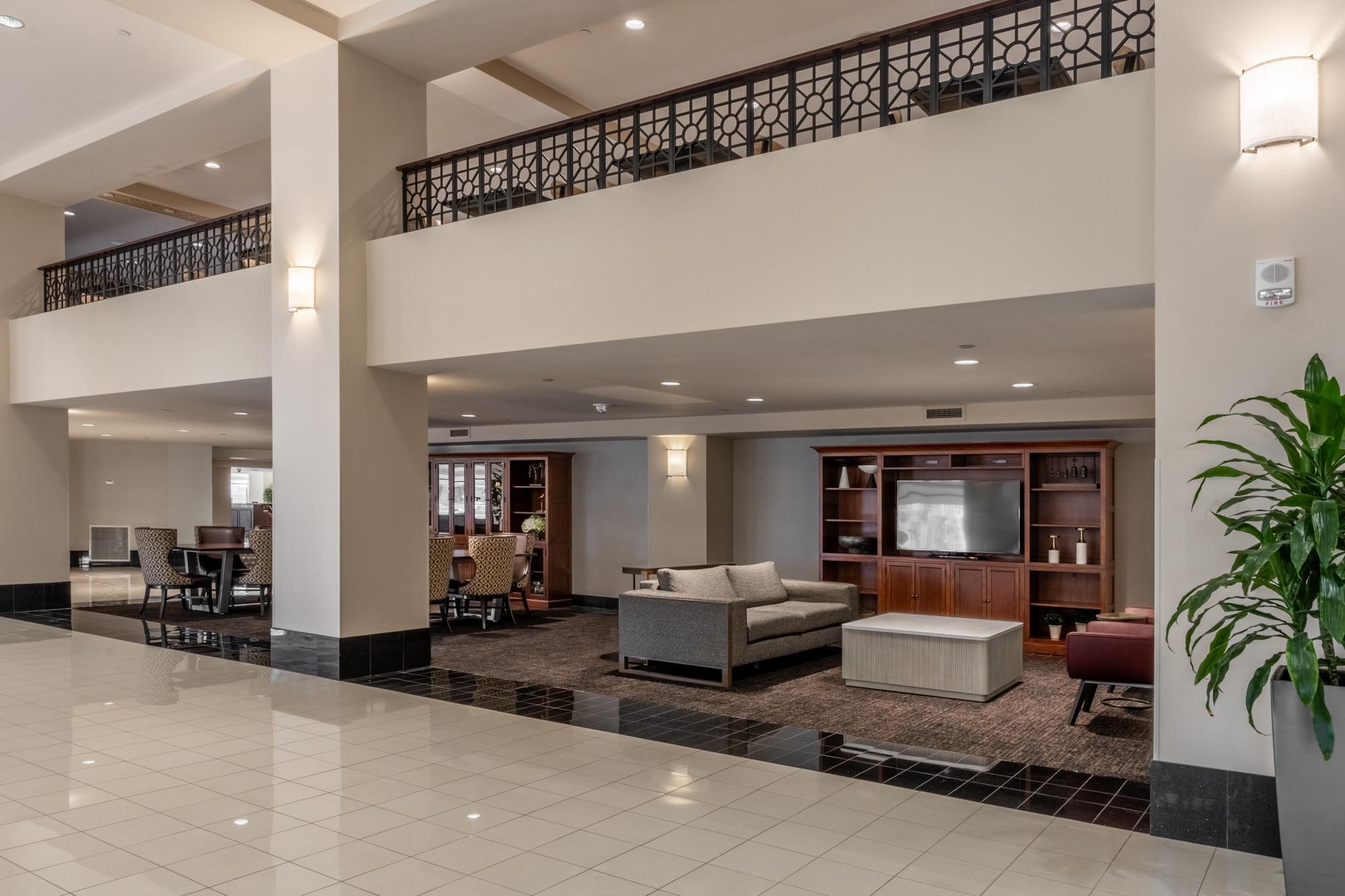 Drury Plaza Hotel Broadview Wichita - Lobby