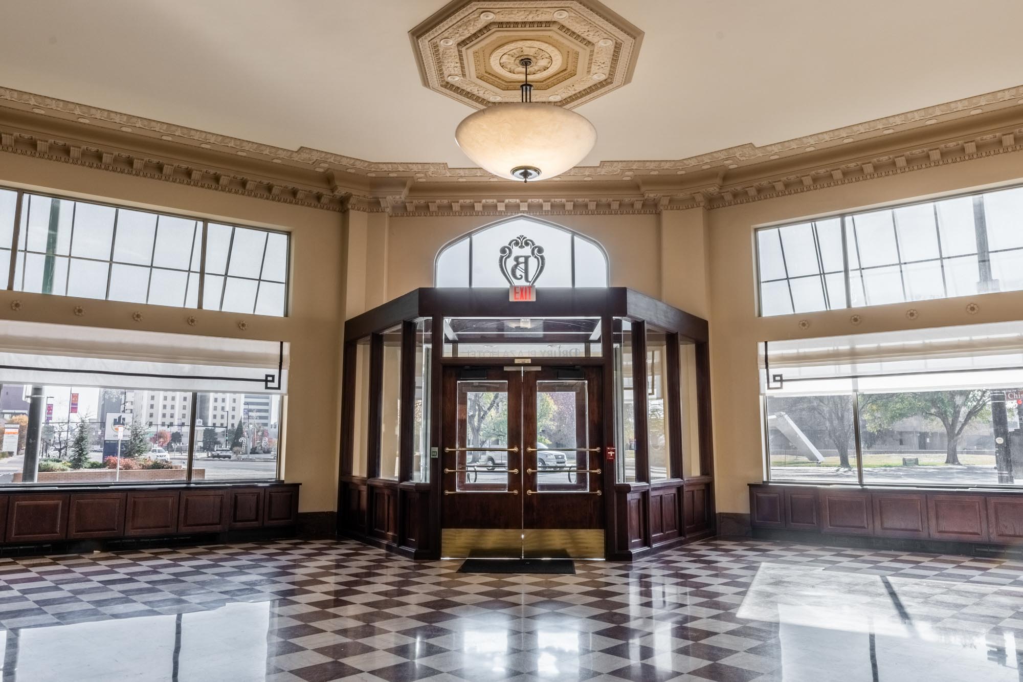 Drury Plaza Hotel Broadview Wichita - Lobby