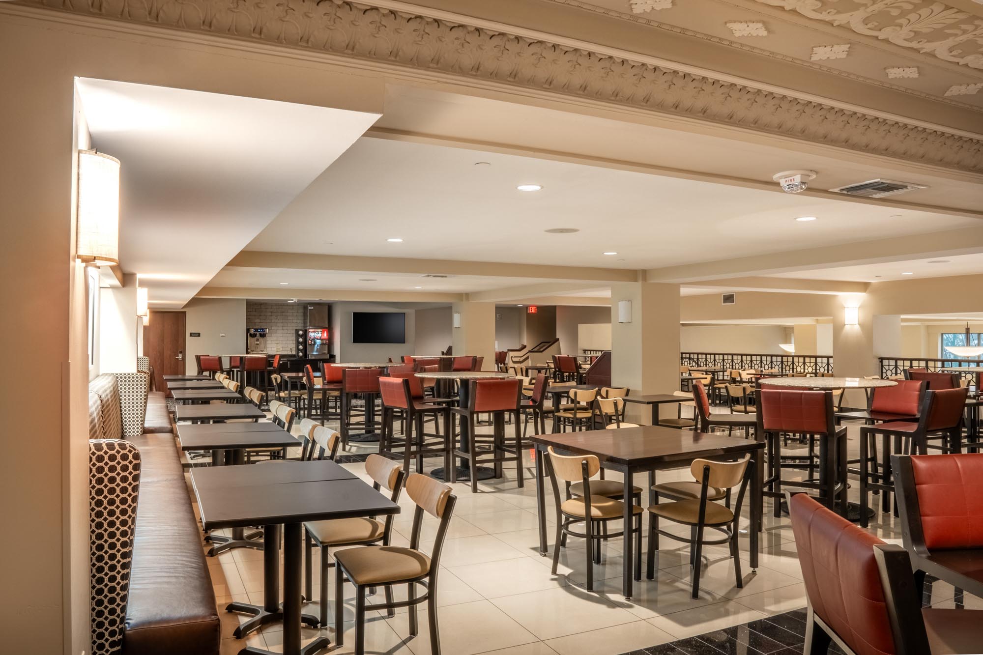 Drury Plaza Hotel Broadview Wichita - Dining Area