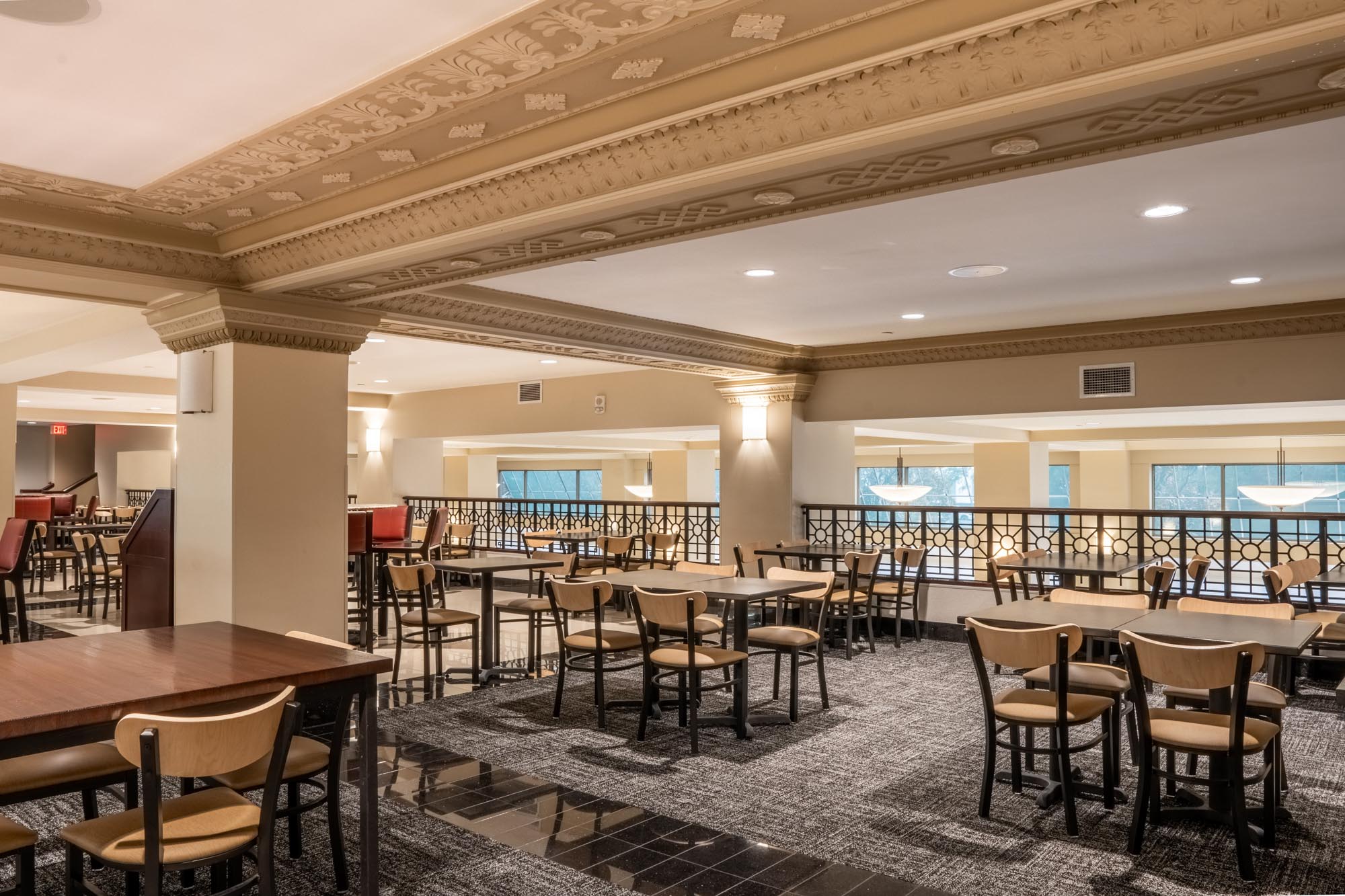 Drury Plaza Hotel Broadview Wichita - Dining Area