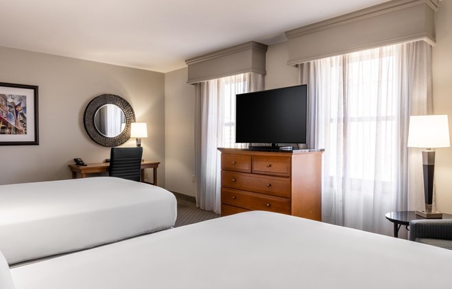Drury Plaza Hotel Broadview Wichita - 2 Queen Beds Guestroom