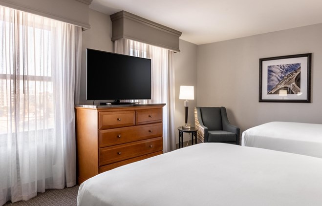 Drury Plaza Hotel Broadview Wichita - 2 Queen Beds Guestroom