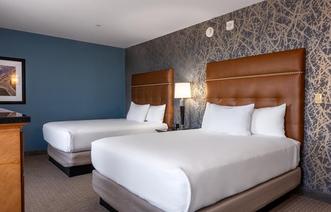 Drury Plaza Hotel Broadview Wichita - 2 Queen Bed Suite