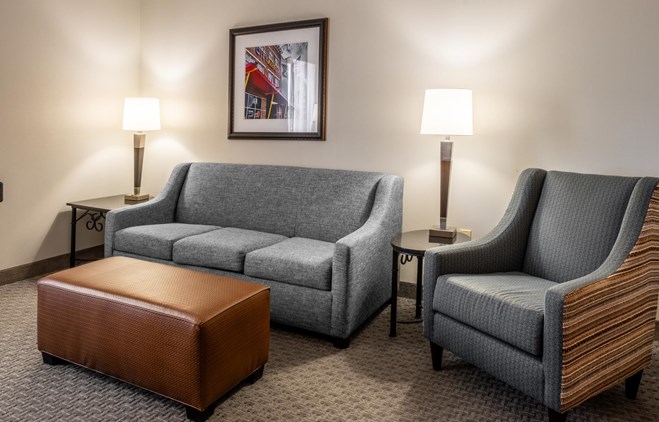 Drury Plaza Hotel Broadview Wichita - King Suite