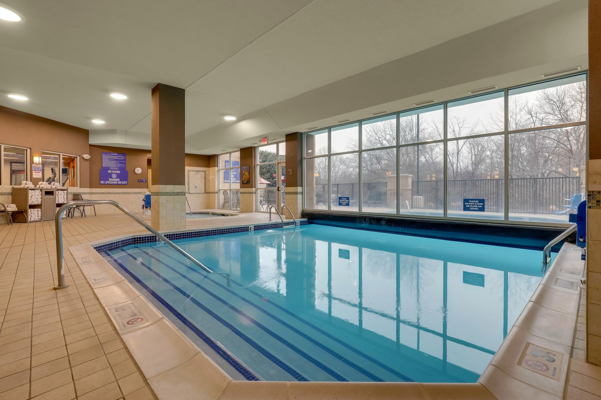 Drury Inn & Suites Charlotte Arrowood - Pool
