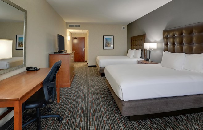 Drury Inn & Suites Charlotte Arrowood - 2 Queen Beds Deluxe Guestroom