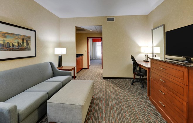 Drury Inn & Suites Charlotte Arrowood - 2 Queen Bed Suite