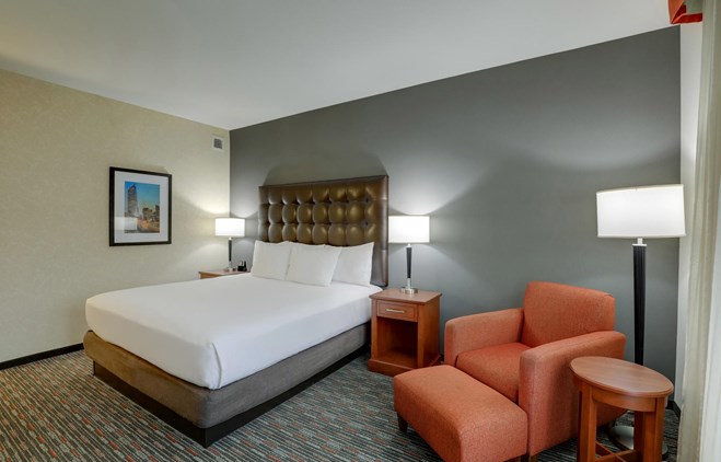 Drury Inn & Suites Charlotte Arrowood - King Room Deluxe