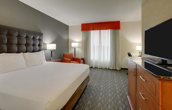 Drury Inn & Suites Charlotte Arrowood - King Room Deluxe