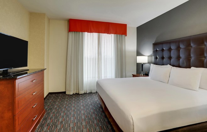 Drury Inn & Suites Charlotte Arrowood - King Suite