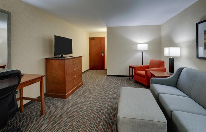 Drury Inn & Suites Charlotte Arrowood - King Suite