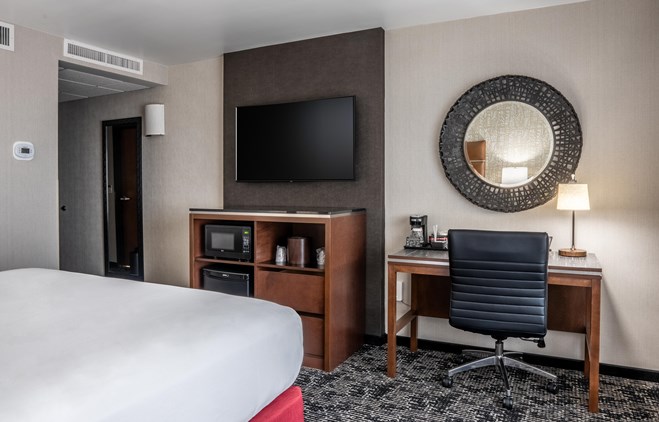 Drury Plaza Hotel College Station - King Room Deluxe