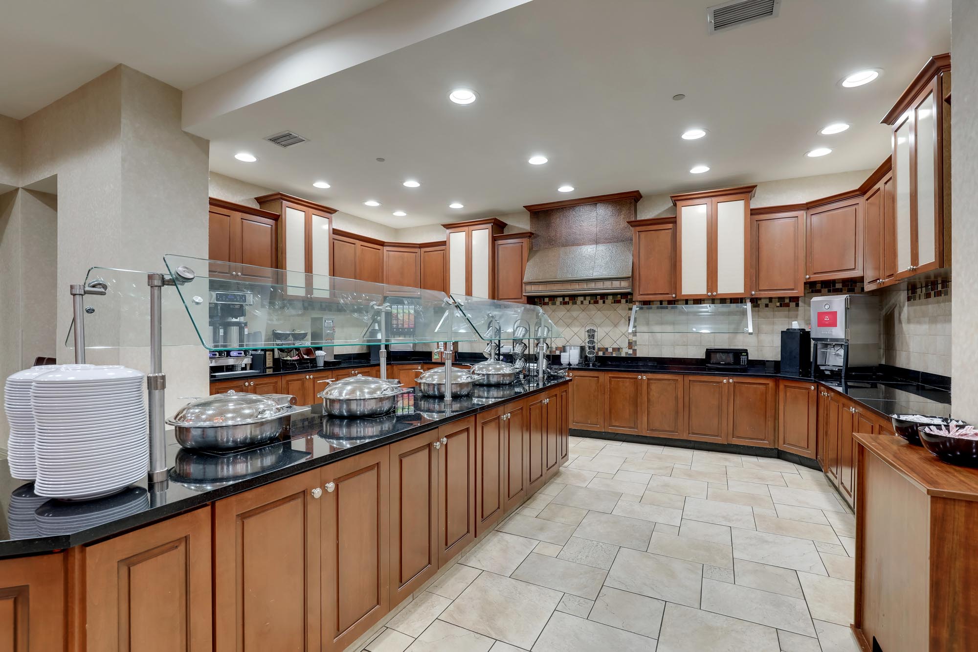 Drury Inn & Suites Charlotte Northlake - Dining Area