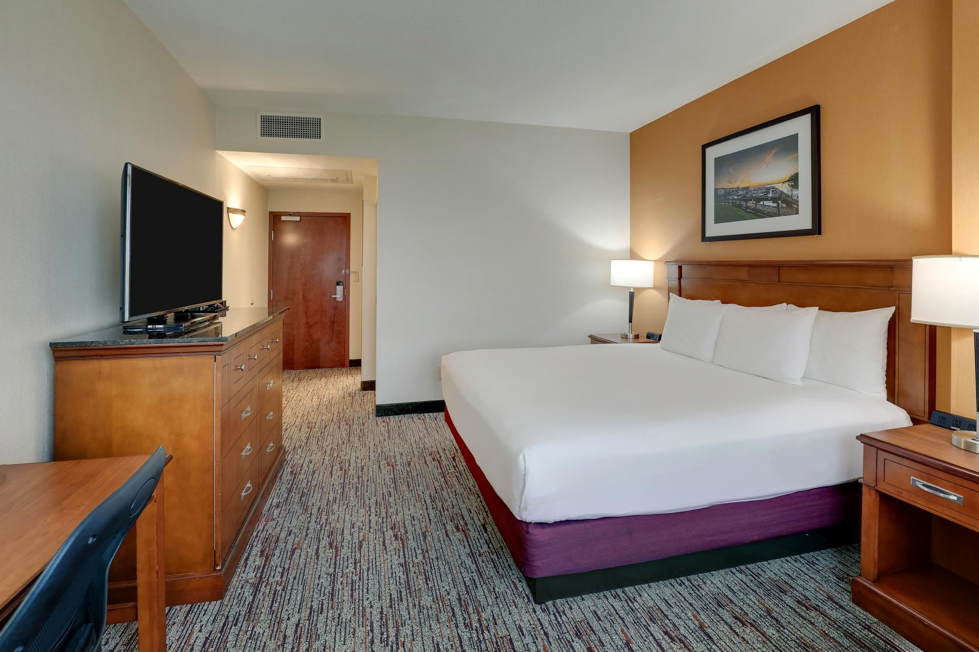 Drury Inn & Suites Charlotte Northlake - King Room Deluxe