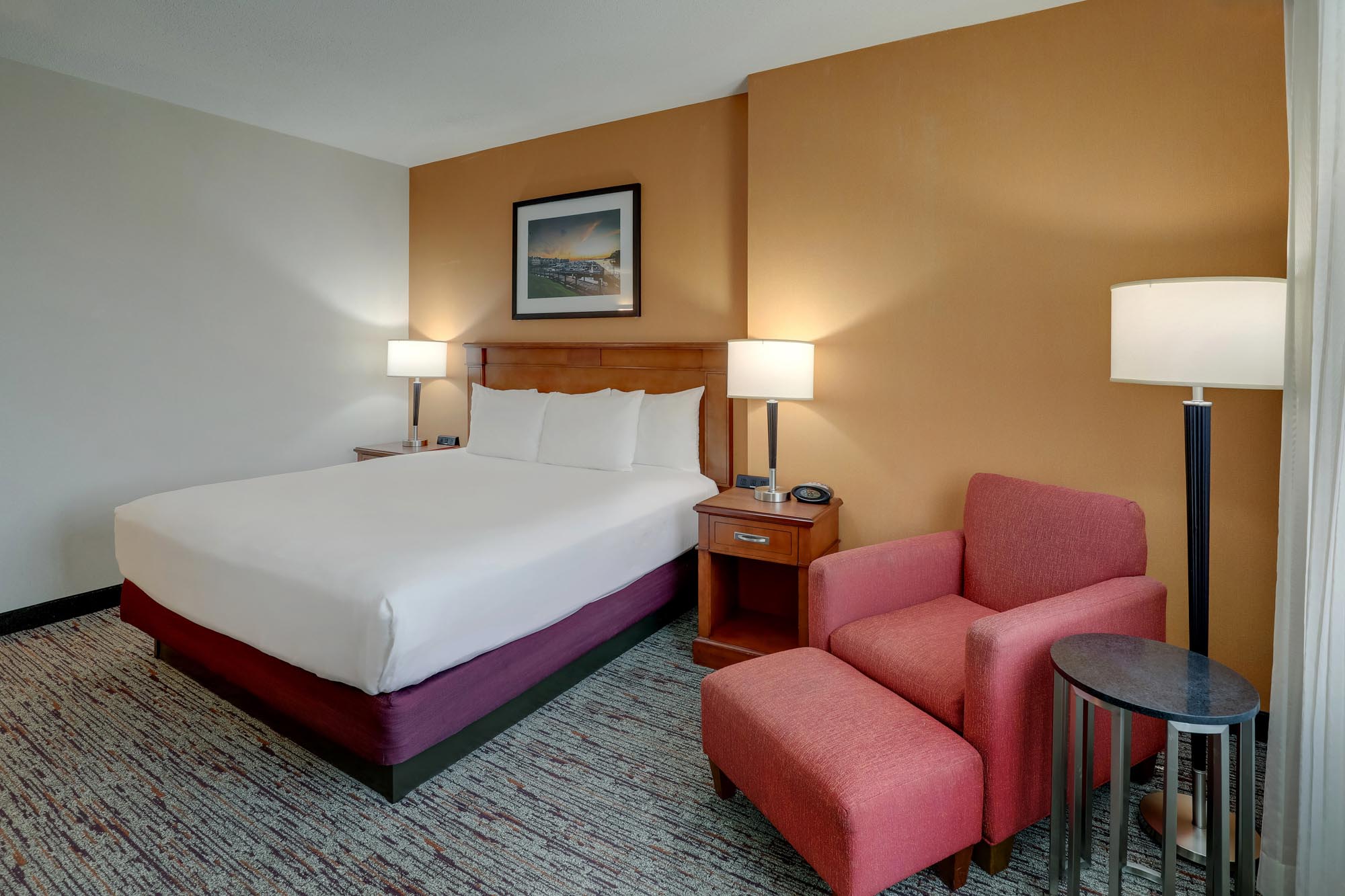 Drury Inn & Suites Charlotte Northlake - King Room Deluxe
