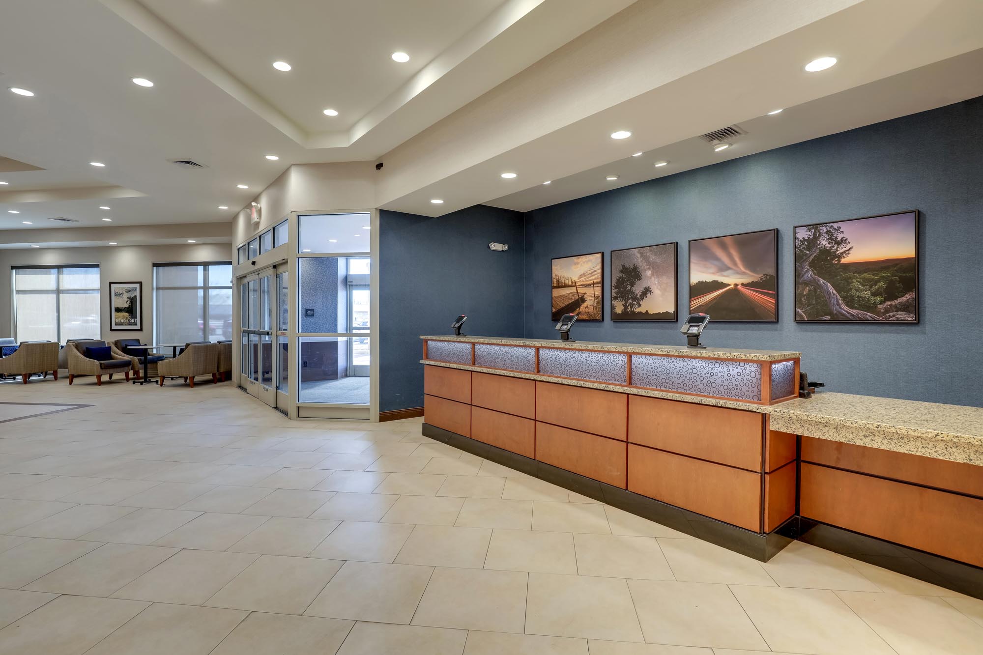 Drury Plaza Hotel Mt. Vernon - Lobby