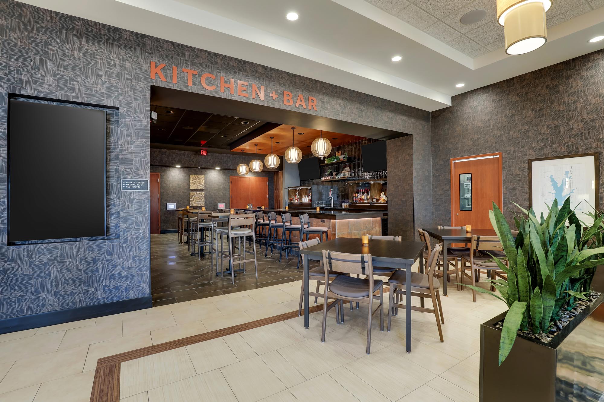 Drury Plaza Hotel Mt. Vernon - Kitchen + Bar