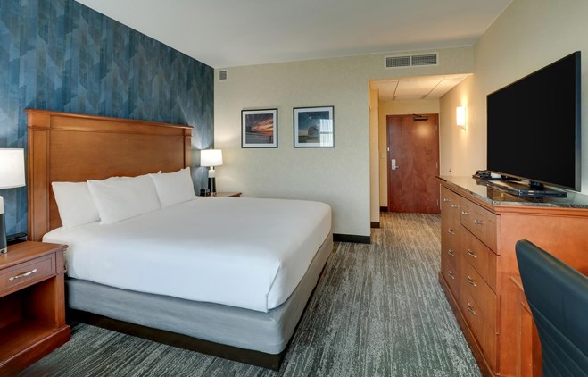 Drury Plaza Hotel Mt. Vernon - King Room Deluxe