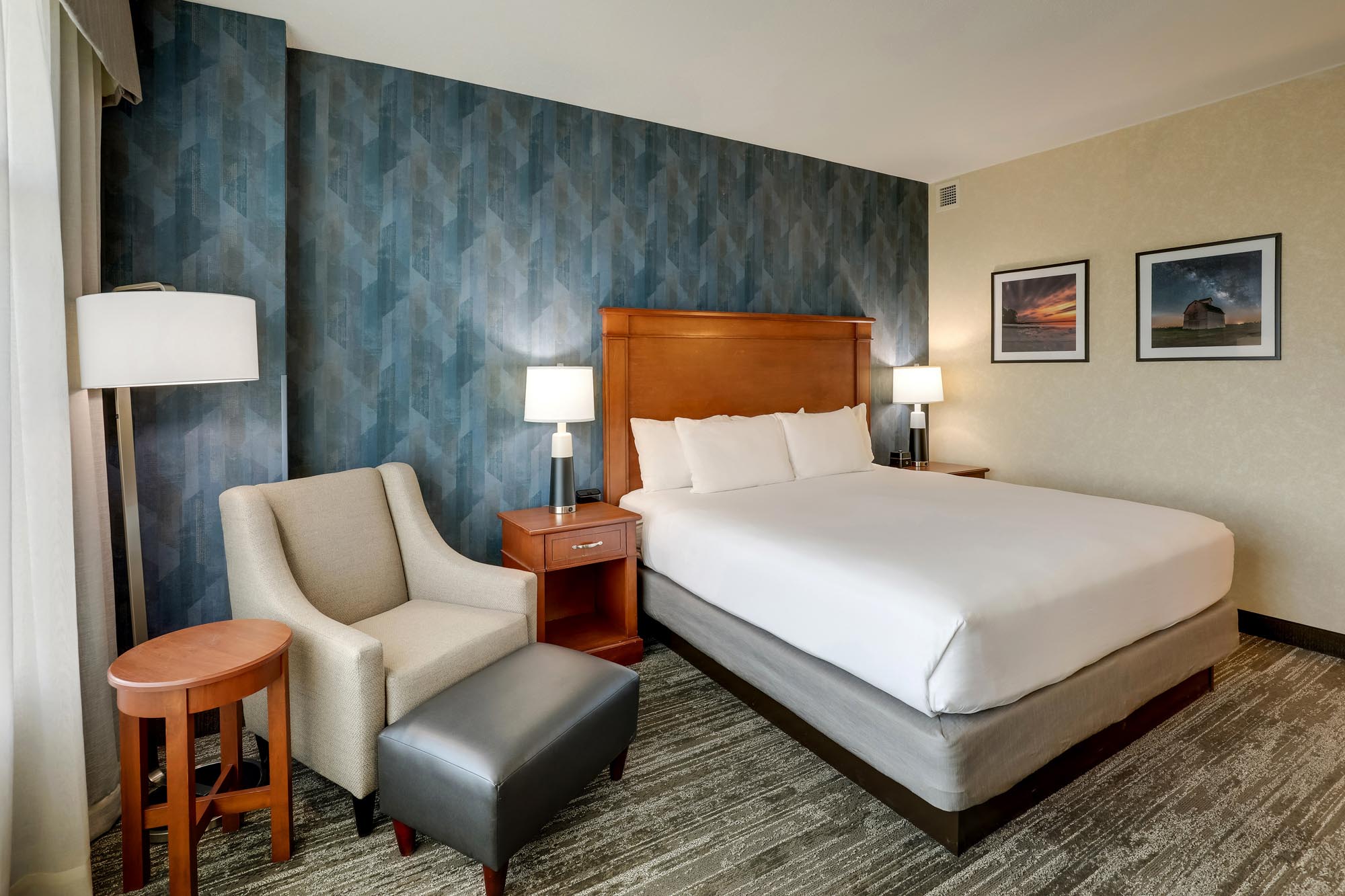 Drury Plaza Hotel Mt. Vernon - King Room Deluxe