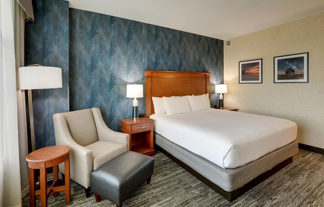 Drury Plaza Hotel Mt. Vernon - King Room Deluxe