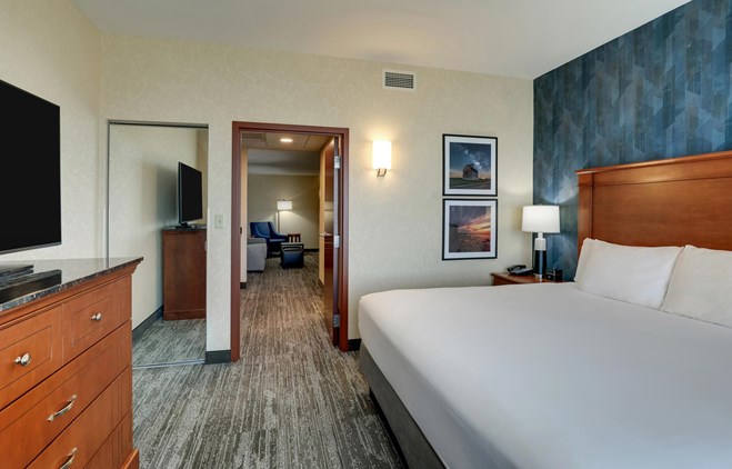 Drury Plaza Hotel Mt. Vernon - King Suite