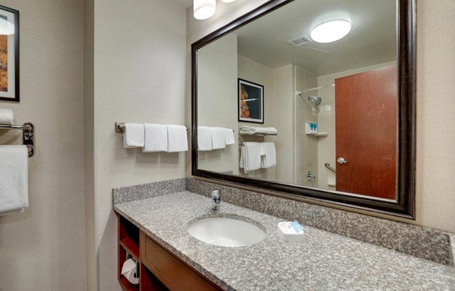 Drury Plaza Hotel Mt. Vernon - Bath