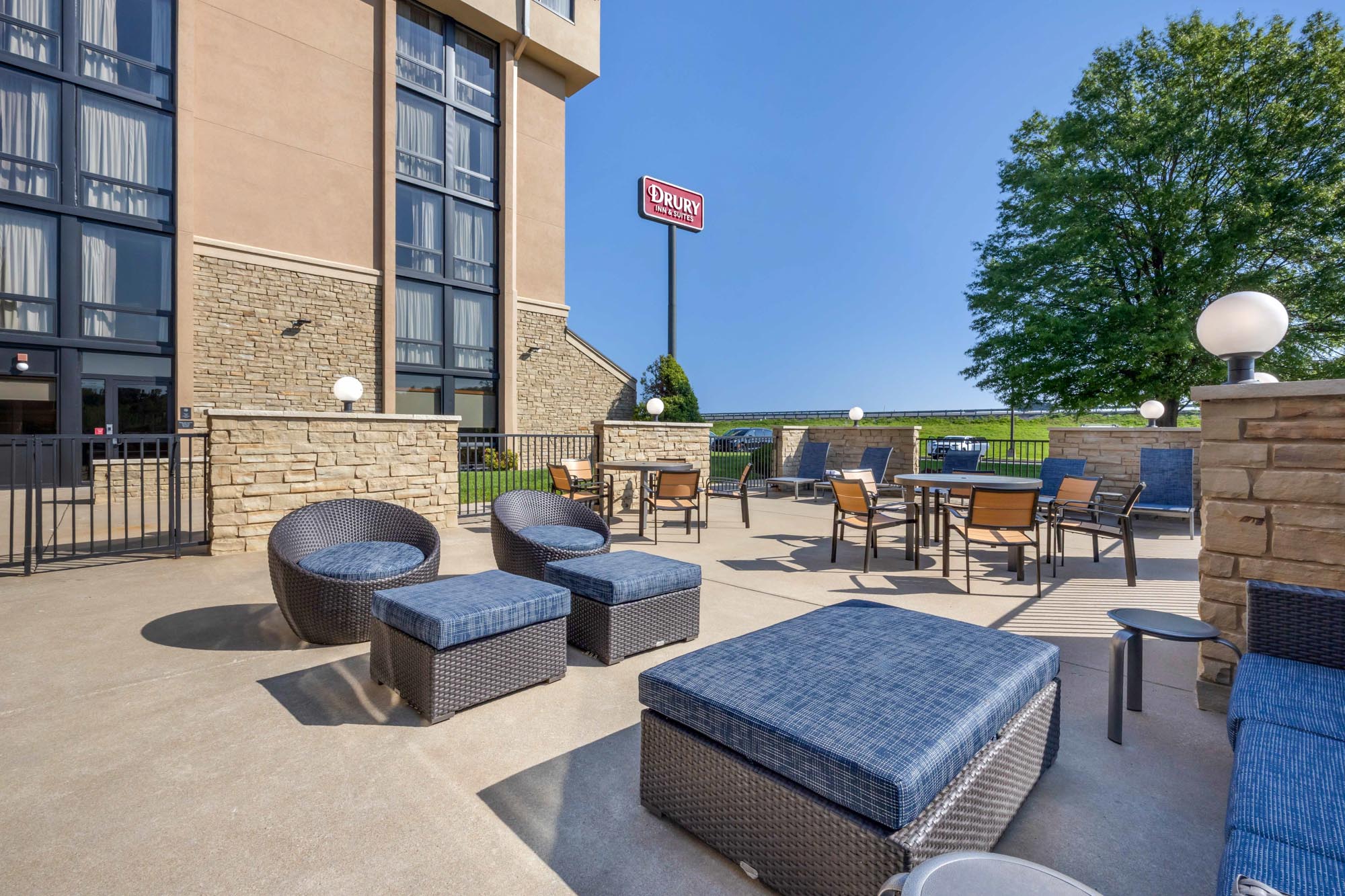 Drury Inn & Suites Paducah - Patio