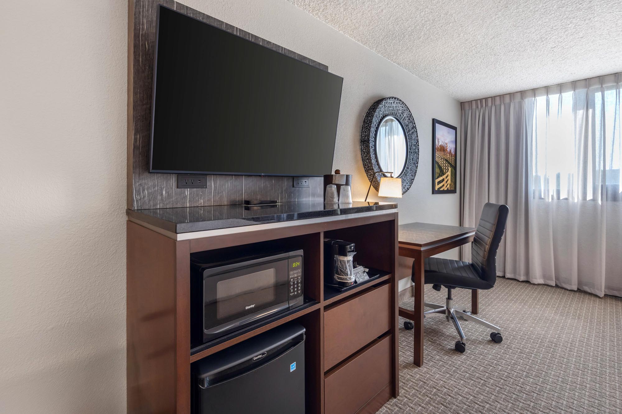 Drury Inn & Suites Paducah - King Room Deluxe