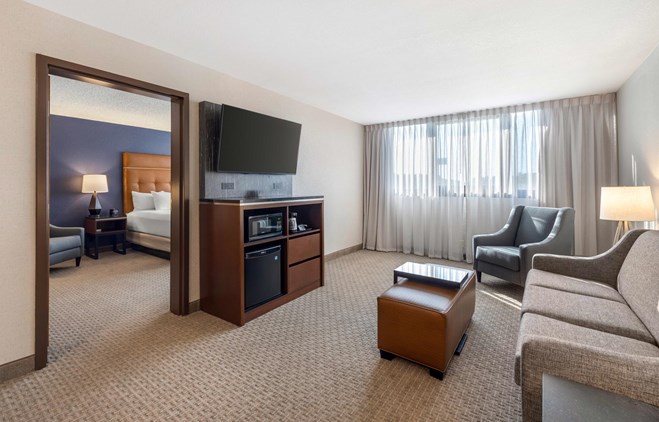 Drury Inn & Suites Paducah - King Suite