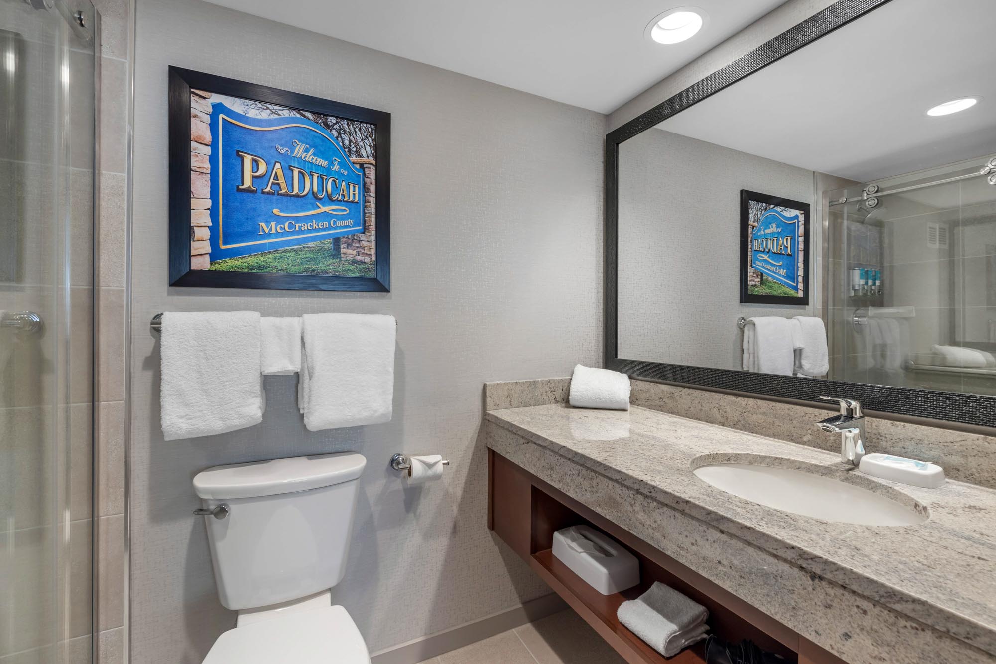 Drury Inn & Suites Paducah - Bath