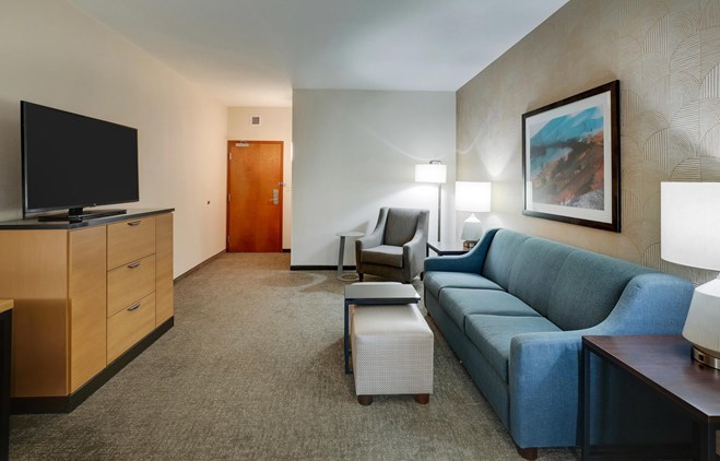 Drury Inn & Suites Montgomery - King Suite