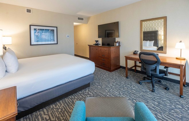 Drury Plaza Hotel St. Louis Chesterfield - King Room Deluxe