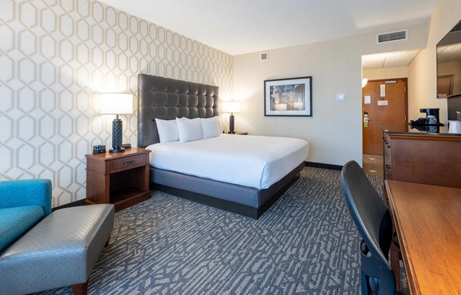 Drury Plaza Hotel St. Louis Chesterfield - King Room Deluxe