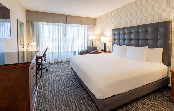 Drury Plaza Hotel St. Louis Chesterfield - Two-room Suite Guestroom