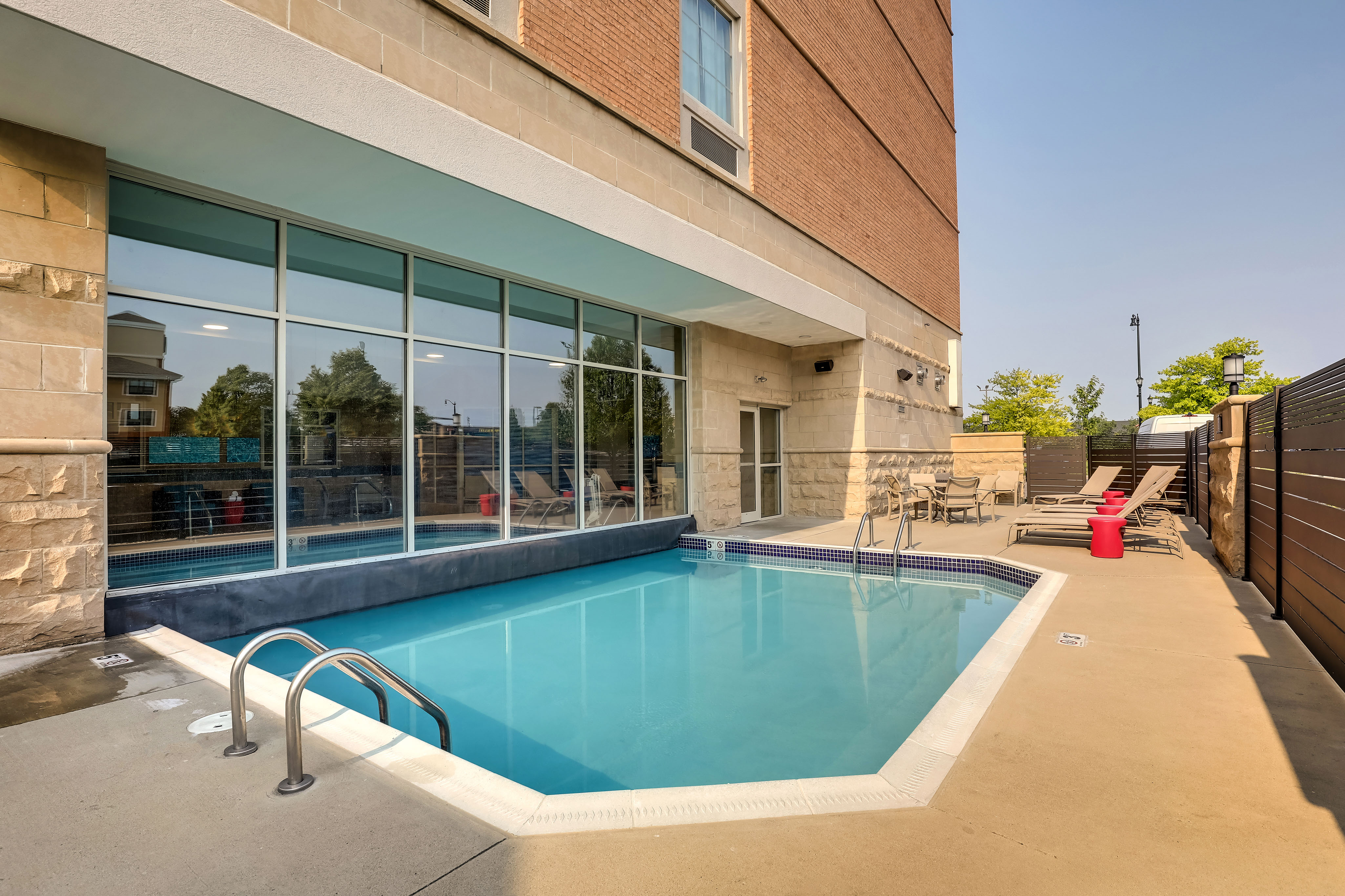 Drury Inn & Suites Dayton North - Pool