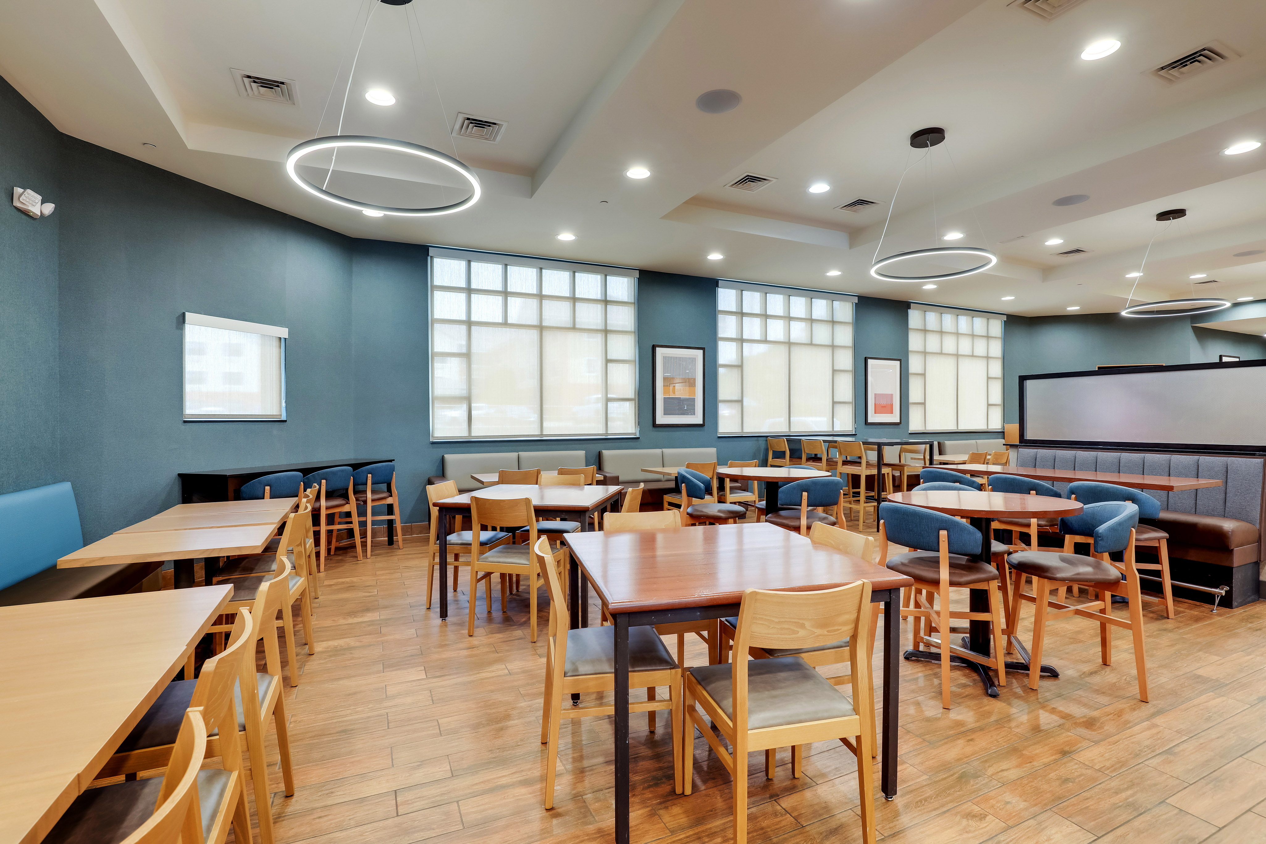 Drury Inn & Suites Dayton North - Dining Area