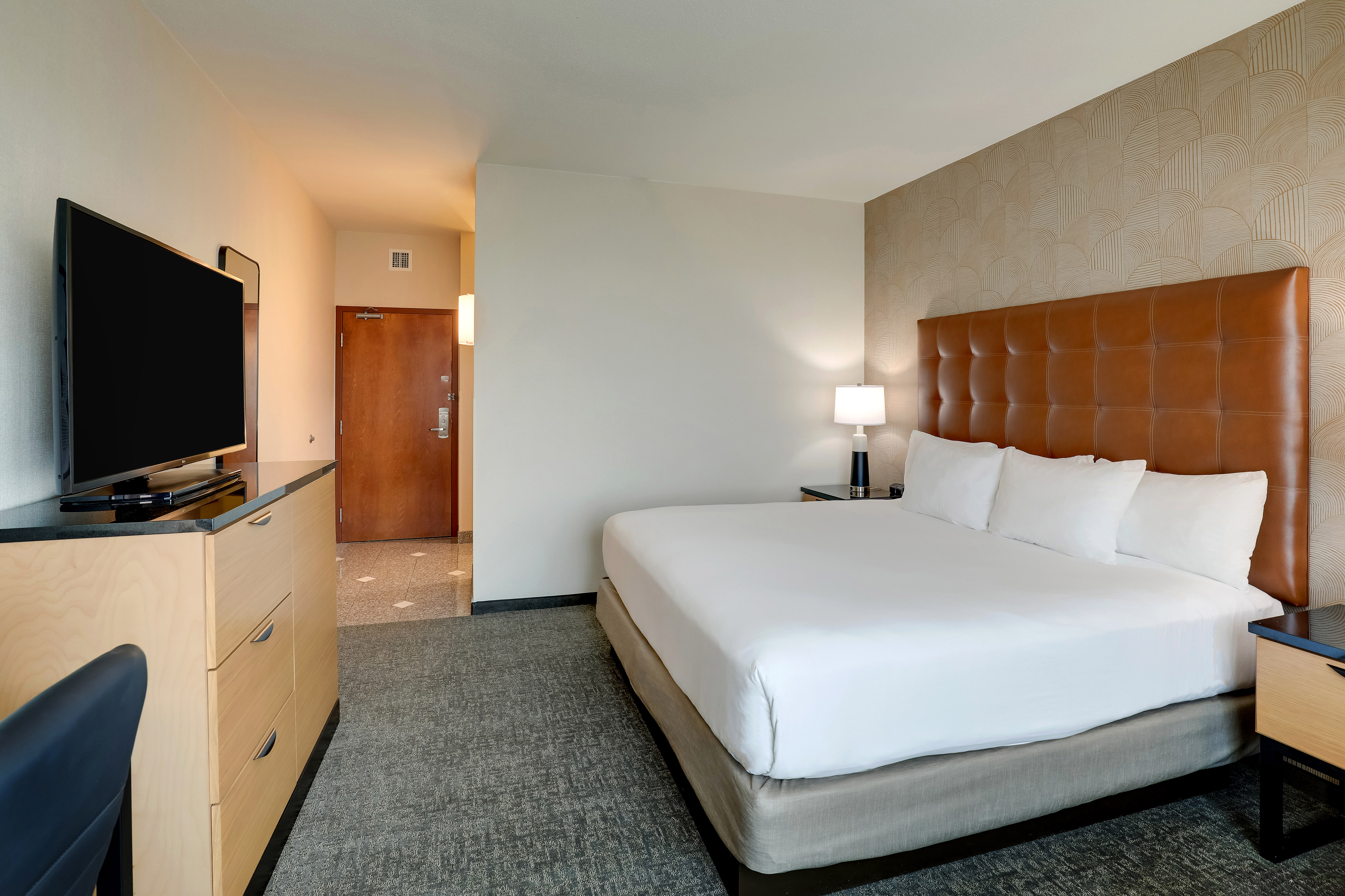 Drury Inn & Suites Dayton North - King Deluxe