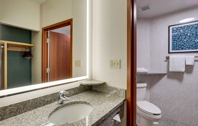 Drury Inn & Suites Dayton North - Bath