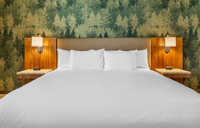Drury Plaza Hotel Pigeon Forge - King Room Deluxe
