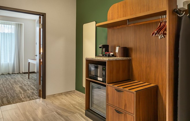 Drury Plaza Hotel Pigeon Forge - King Suite