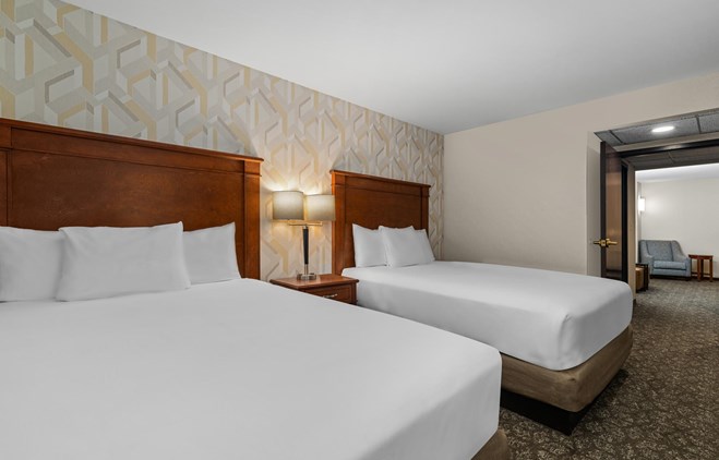 Drury Plaza Hotel St. Louis Creve Coeur - 2 Queen Bed Suite