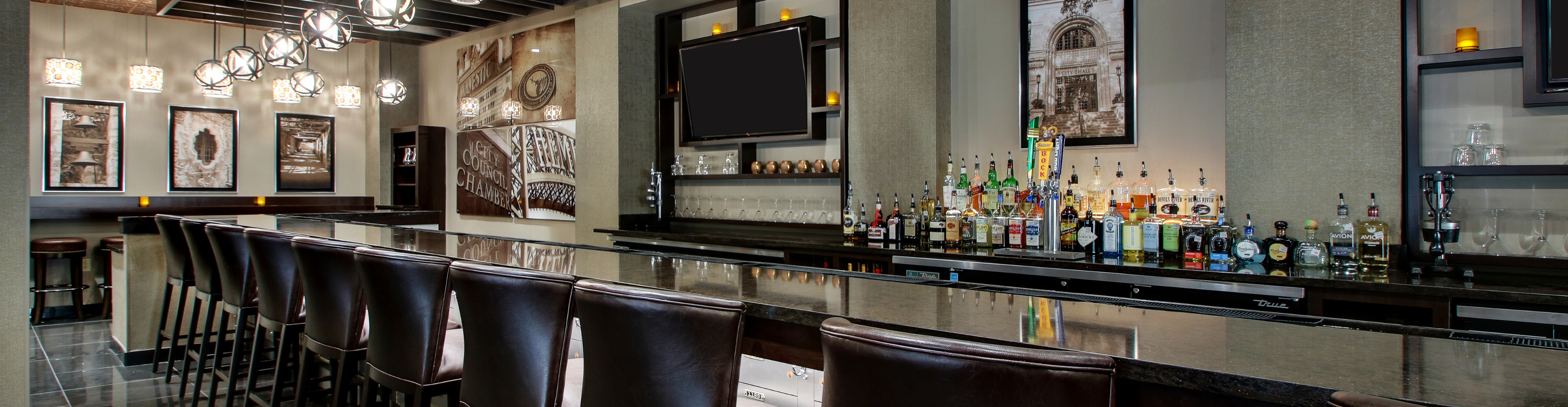 Drury Plaza Hotel Kitchen + Bar