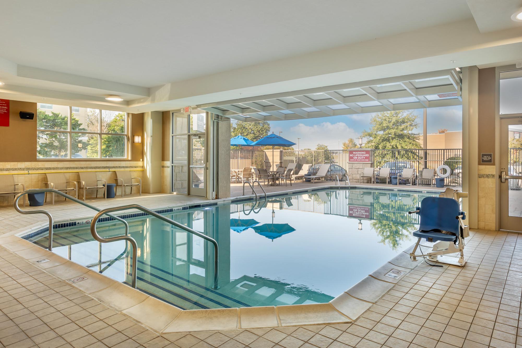 Drury Plaza Hotel Columbia - Pool