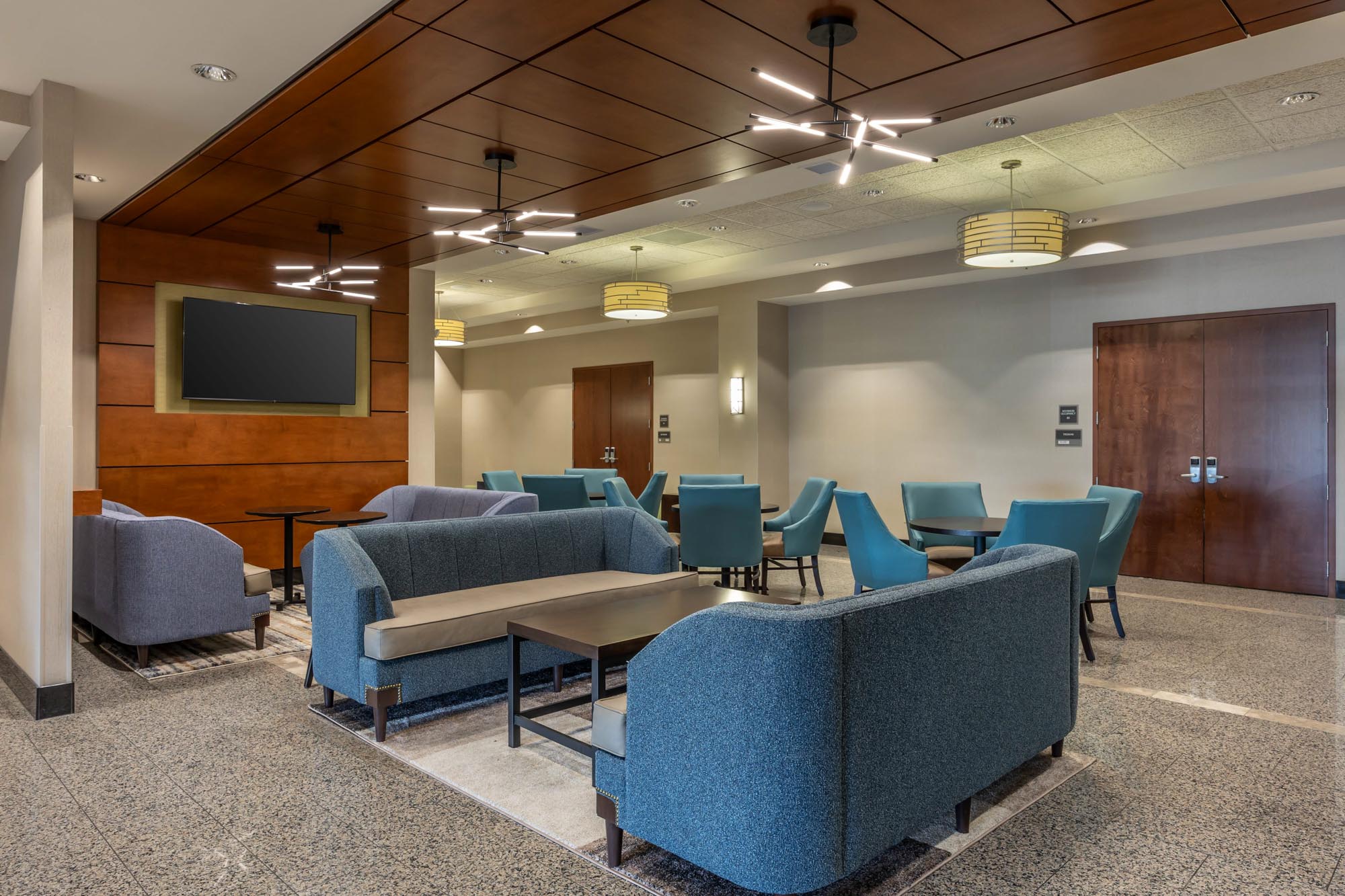 Drury Plaza Hotel Columbia - Lobby