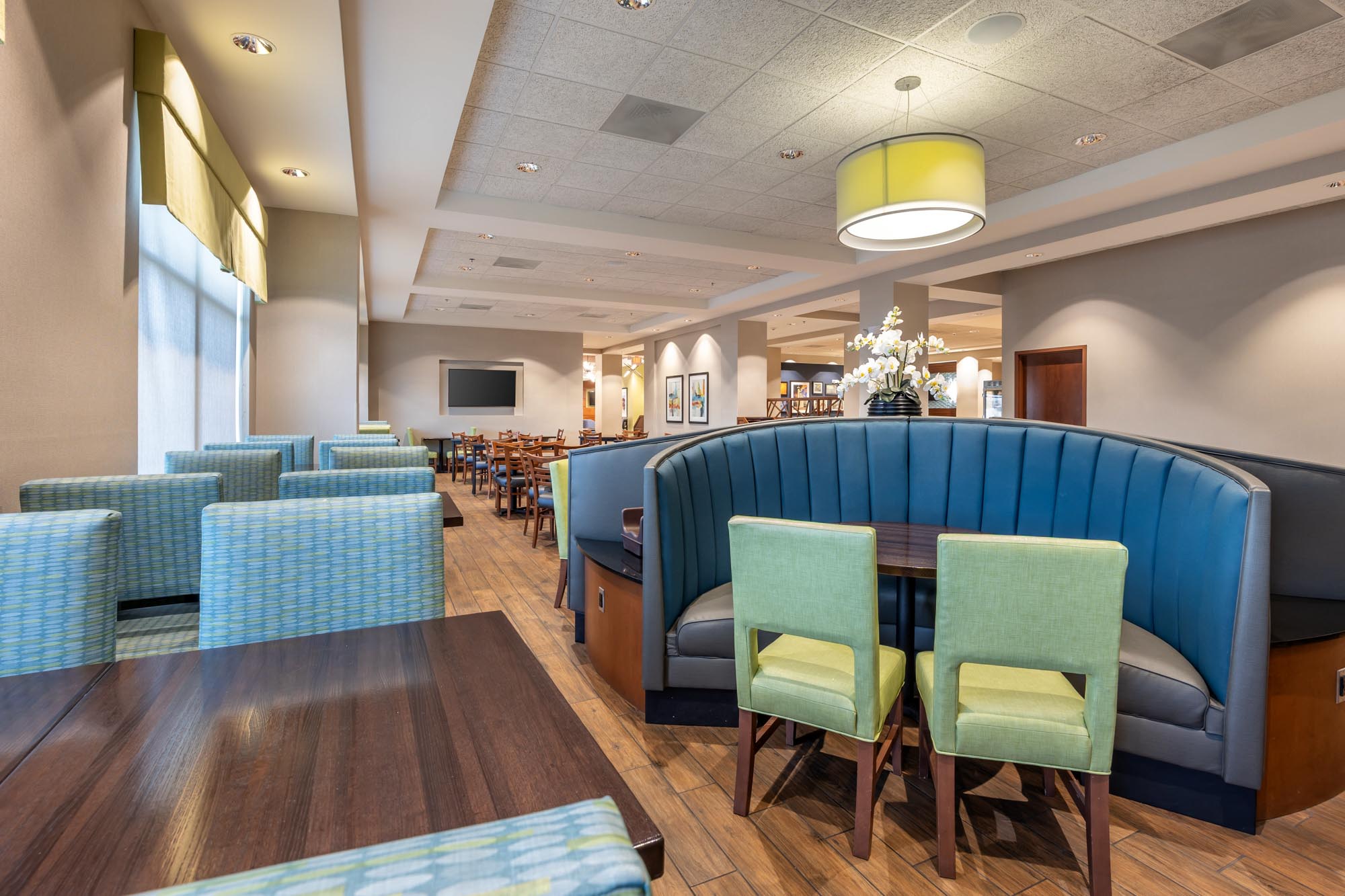 Drury Plaza Hotel Columbia - Dining Area