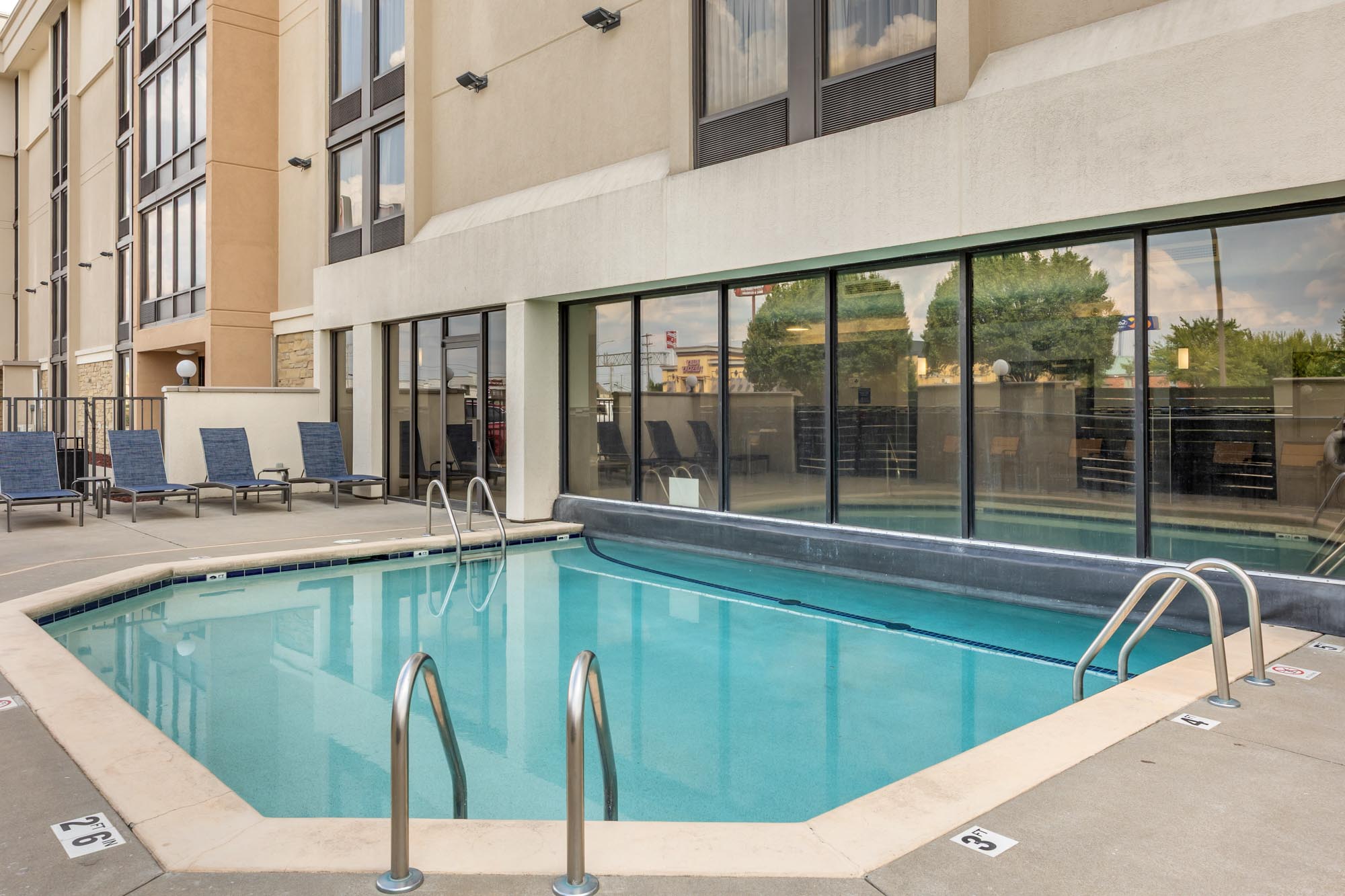 Drury Inn & Suites Springfield, MO - Pool