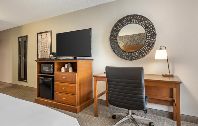 Drury Inn & Suites Springfield, MO - 2 Queen Bed Guestroom