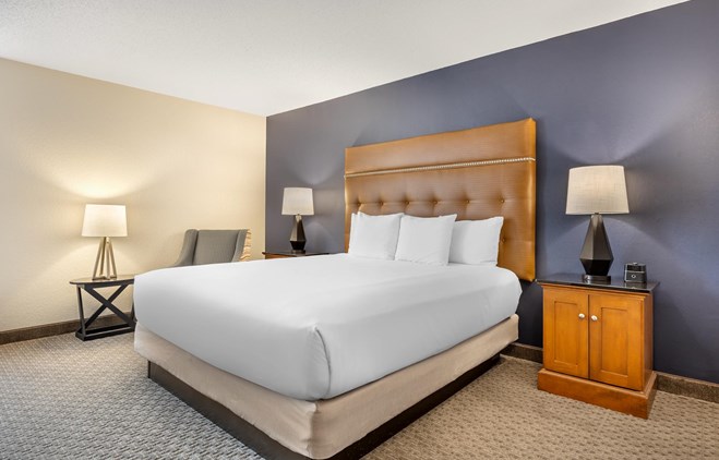 Drury Inn & Suites Springfield, MO - King Suite