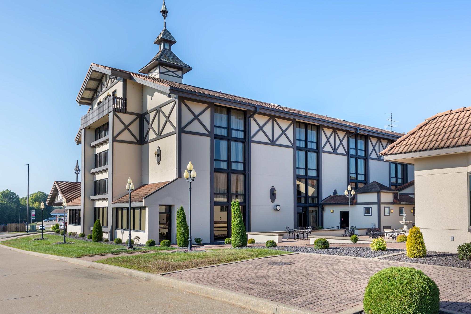 Drury Inn & Suites Jackson Missouri - Exterior